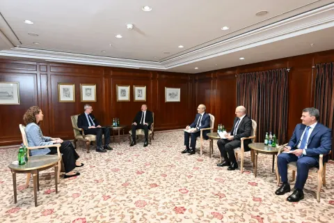 İlham Əliyev Almaniya İqtisadiyyatının Şərq Komitəsinin sədri Mixael Harms ilə görüşüb