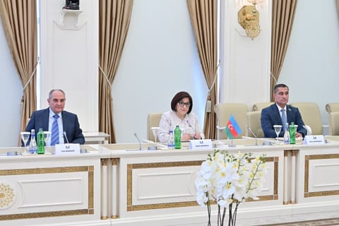Sahibə Qafarova Çin Kommunist Partiyasının nümayəndə heyəti ilə görüşüb