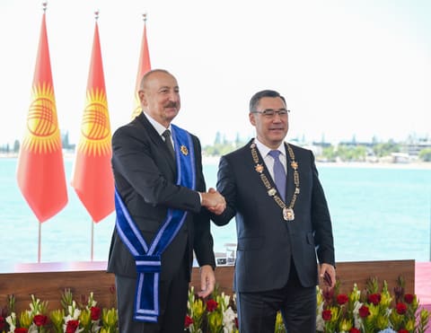 Presidents of Azerbaijan and Kyrgyzstan Exchange Top State Honors at Award Ceremony