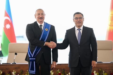 Presidents of Azerbaijan and Kyrgyzstan Exchange Top State Honors at Award Ceremony