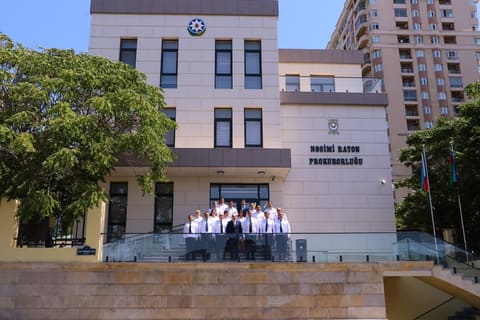 Baş prokuror Nəsimidə vətəndaşları qəbul edib