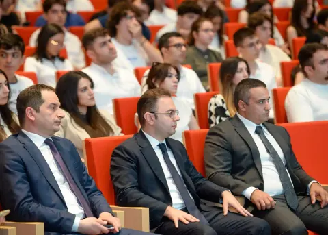 2026/2027-ci tədris ili üzrə Dövlət Proqramı qalibləri ilə görüş keçirilib
