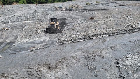 Zaqatalada sel sularına qarşı ağır texnikalar cəlb edib