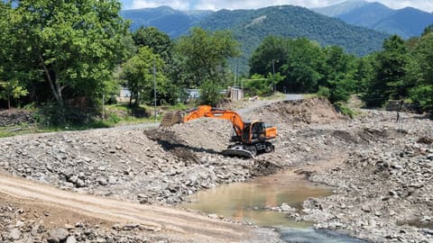 Zaqatalada sel sularına qarşı ağır texnikalar cəlb edib