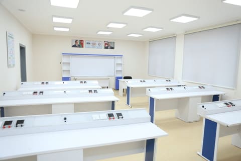 21 nömrəli tam orta məktəbdə əsaslı təmir işləri yekunlaşır - FOTOLAR