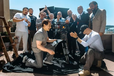 Bakıda baş rolunu Ceki Çanın canlandırdığı filmin çəkilişləri davam edir - FOTO