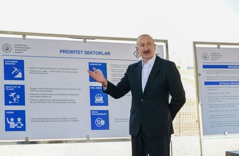 İlham Əliyev Naxçıvan Sənaye Parkının təməlini qoyub