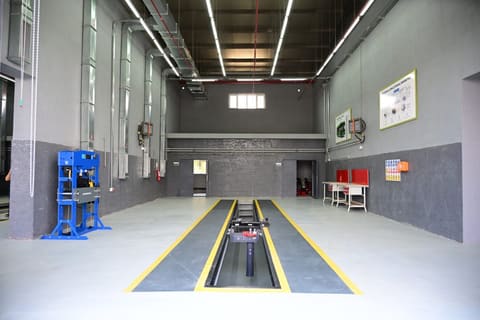İlham Əliyev Naxçıvanda elektrik mühərrikli yeni avtobuslara baxıb, dəmir yolu infrastrukturunda aparılan yenidənqurma işləri ilə tanış olub  - YENİLƏNİB 2