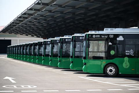 İlham Əliyev Naxçıvanda elektrik mühərrikli yeni avtobuslara baxıb, dəmir yolu infrastrukturunda aparılan yenidənqurma işləri ilə tanış olub  - YENİLƏNİB 2