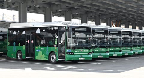 İlham Əliyev Naxçıvanda elektrik mühərrikli yeni avtobuslara baxıb, dəmir yolu infrastrukturunda aparılan yenidənqurma işləri ilə tanış olub  - YENİLƏNİB 2
