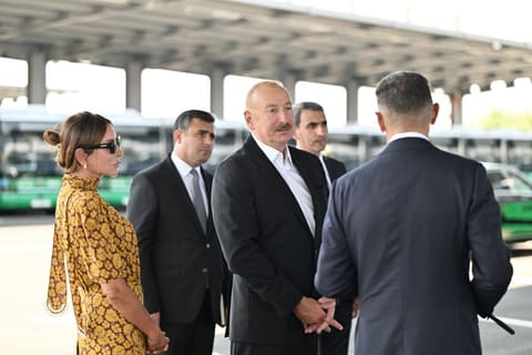 İlham Əliyev Naxçıvanda elektrik mühərrikli yeni avtobuslara baxıb, dəmir yolu infrastrukturunda aparılan yenidənqurma işləri ilə tanış olub  - YENİLƏNİB 2