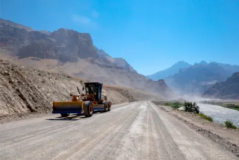 ADY: Naxçıvan dəmir yolu şəbəkəsinin yenidən qurulması davam edir