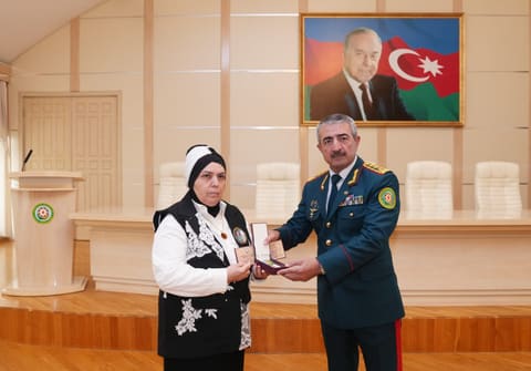 Azərbaycan Sərhəd Mühafizəsinin 107-ci ildönümü ərəfəsində şəhid ailələrinə ordenlər təqdim olunub