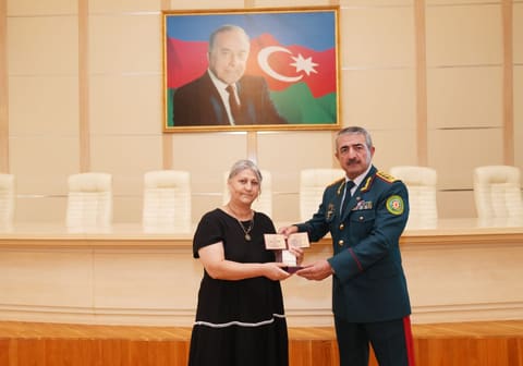 Azərbaycan Sərhəd Mühafizəsinin 107-ci ildönümü ərəfəsində şəhid ailələrinə ordenlər təqdim olunub
