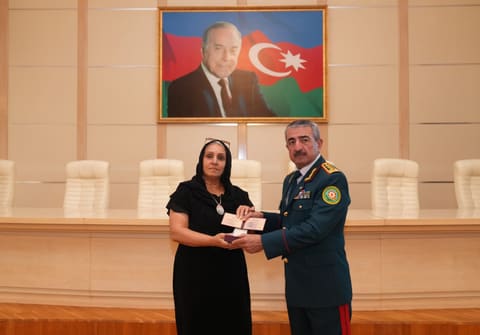 Azərbaycan Sərhəd Mühafizəsinin 107-ci ildönümü ərəfəsində şəhid ailələrinə ordenlər təqdim olunub