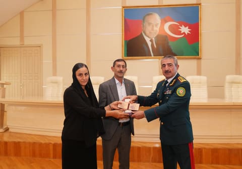 Azərbaycan Sərhəd Mühafizəsinin 107-ci ildönümü ərəfəsində şəhid ailələrinə ordenlər təqdim olunub
