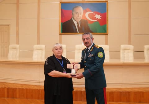 Azərbaycan Sərhəd Mühafizəsinin 107-ci ildönümü ərəfəsində şəhid ailələrinə ordenlər təqdim olunub