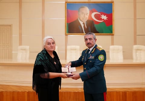 Azərbaycan Sərhəd Mühafizəsinin 107-ci ildönümü ərəfəsində şəhid ailələrinə ordenlər təqdim olunub