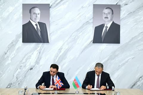 Azərbaycan Britaniya ilə nəqliyyat və rəqəmsal inkişaf üzrə əməkdaşlıq barədə memorandum imzalayıb