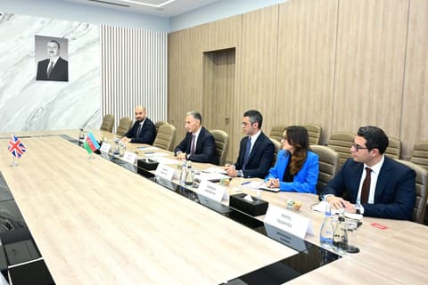 Azərbaycan Britaniya ilə nəqliyyat və rəqəmsal inkişaf üzrə əməkdaşlıq barədə memorandum imzalayıb