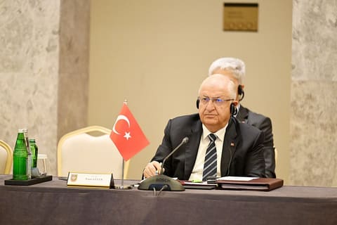 Azərbaycan, Gürcüstan və Türkiyə müdafiə nazirlərinin üçtərəfli görüşü keçirilib 