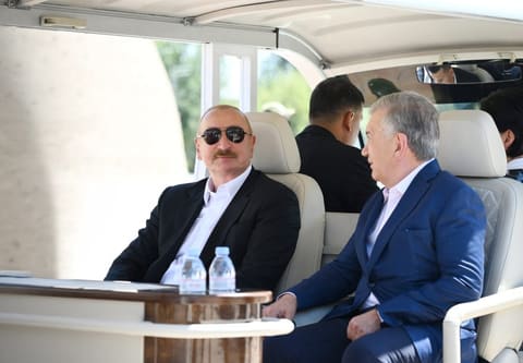 Azərbaycan ilə Özbəkistanın prezidentləri və birinci xanımları Buxara şəhərindəki "Poyi-Kalon" kompleksi ilə tanış olublar