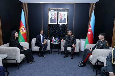 Azərbaycan müdafiə nazirinin Böyük Britaniyanın və Slovakiyanın müdafiə nazirləri ilə görüşləri keçirilib