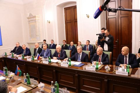 Baş prokuror Kamran Əliyev Rusiya Federasiyasının Baş prokuroru ilə görüşüb