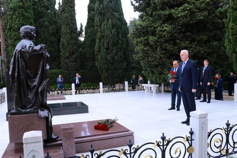 Baş prokuror Kamran Əliyev Rusiya Federasiyasının Baş prokuroru ilə görüşüb
