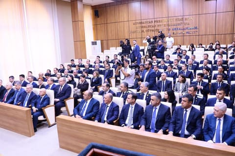 Baş prokuror Kamran Əliyev Rusiya Federasiyasının Baş prokuroru ilə görüşüb