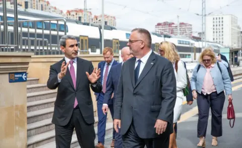 Çexiyanın nəqliyyat naziri Bakı Dəmiryol Vağzalında olub