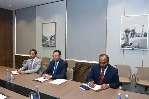 Ceyhun Bayramov banqladeşli həmkarı ilə əməkdaşlığın genişləndirilməsini müzakirə edib