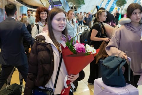 Daha bir qrup ukraynalı uşaq reabilitasiya xidmətlərinə cəlb olunmaq üçün Azərbaycana gətirilib
