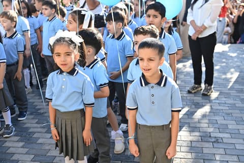 Emin Əmrullayev Bilik Gününü Bakı şəhəri 21 nömrəli tam orta ümumtəhsil məktəbində qeyd edib