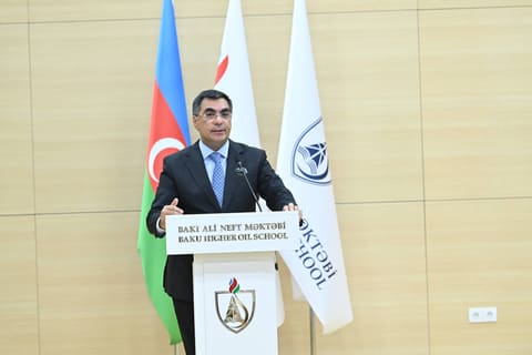  Emin Əmrullayev SABAH proqramının tələbələri ilə görüşüb
