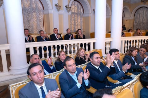 EYBA-nın payız konfransının iştirakçıları Dövlət Akademik Filarmoniyasında konsert proqramında iştirak ediblər