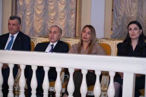 EYBA-nın payız konfransının iştirakçıları Dövlət Akademik Filarmoniyasında konsert proqramında iştirak ediblər
