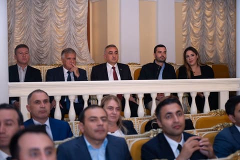 EYBA-nın payız konfransının iştirakçıları Dövlət Akademik Filarmoniyasında konsert proqramında iştirak ediblər