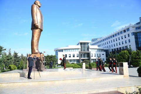 FHN-in Akademiyasında gənc kursantların hərbi andiçmə və məzunların buraxılış mərasimi olub