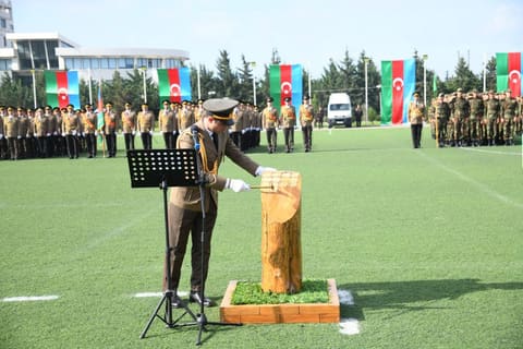 FHN-in Akademiyasında gənc kursantların hərbi andiçmə və məzunların buraxılış mərasimi olub