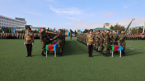 FHN-in Akademiyasında gənc kursantların hərbi andiçmə və məzunların buraxılış mərasimi olub