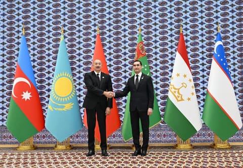 Ilham Aliyev arrives at Avaza Complex