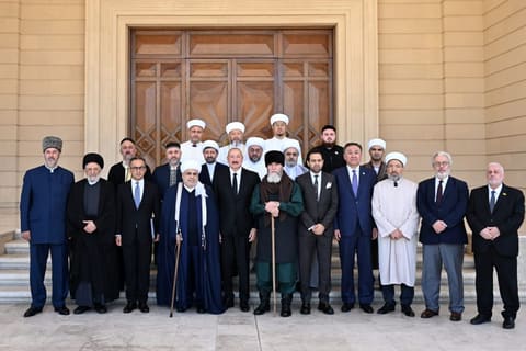 İlham Əliyev Bakıda keçirilən beynəlxalq konfransların iştirakçılarını qəbul edib - YENİLƏNİB