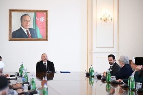 İlham Əliyev Bakıda keçirilən beynəlxalq konfransların iştirakçılarını qəbul edib - YENİLƏNİB