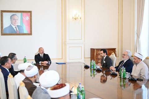 İlham Əliyev Bakıda keçirilən beynəlxalq konfransların iştirakçılarını qəbul edib - YENİLƏNİB