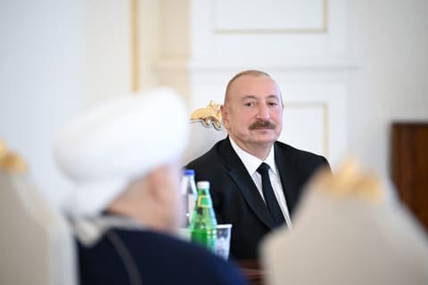 İlham Əliyev Bakıda keçirilən beynəlxalq konfransların iştirakçılarını qəbul edib - YENİLƏNİB