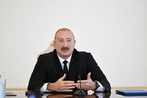 İlham Əliyev Bakıda keçirilən beynəlxalq konfransların iştirakçılarını qəbul edib - YENİLƏNİB