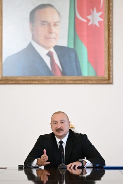 İlham Əliyev Bakıda keçirilən beynəlxalq konfransların iştirakçılarını qəbul edib - YENİLƏNİB
