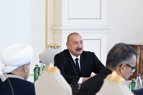 İlham Əliyev Bakıda keçirilən beynəlxalq konfransların iştirakçılarını qəbul edib - YENİLƏNİB