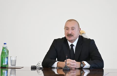 İlham Əliyev Bakıda keçirilən beynəlxalq konfransların iştirakçılarını qəbul edib - YENİLƏNİB